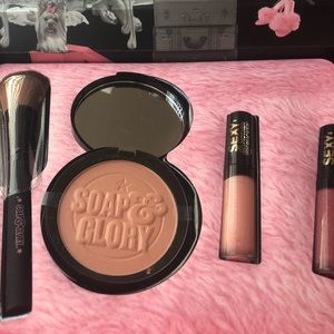 New 8 piece soap and glory makeup gift set
